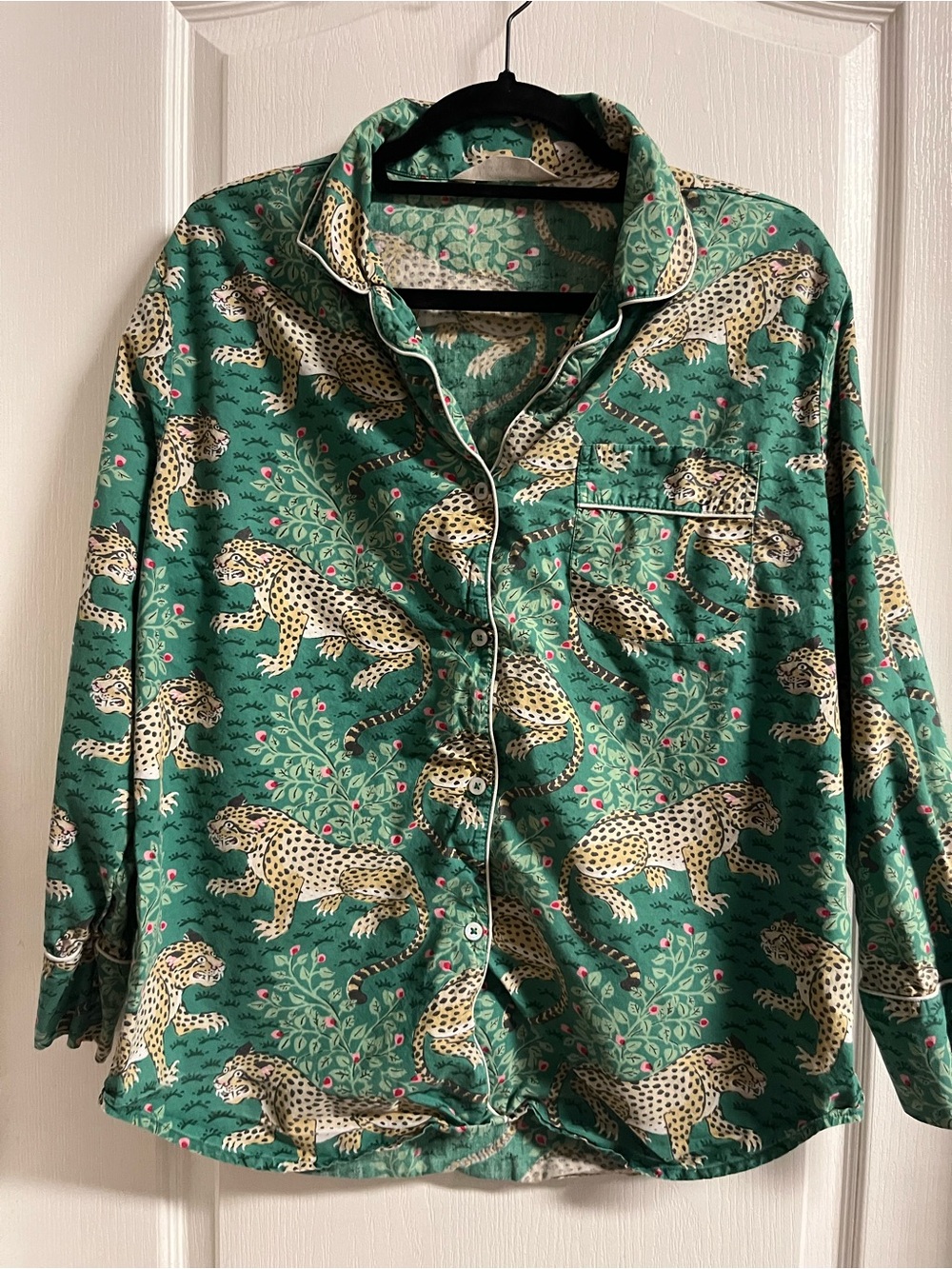 Print Fresh Cotton Green Leopard-Print Women's Button Pajama Shirt